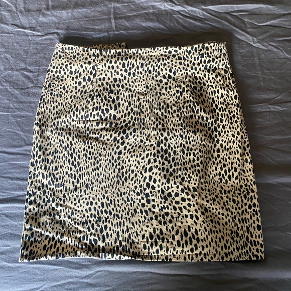 Brandy Melville Phoebe Skirt. Perfect Conditon - Picture 3 of 3